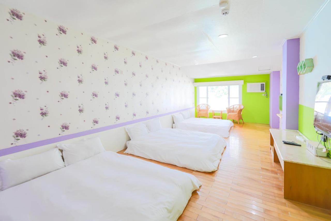 Lovestar Lakeside Hotel - Stars Building Nanwan Δωμάτιο φωτογραφία