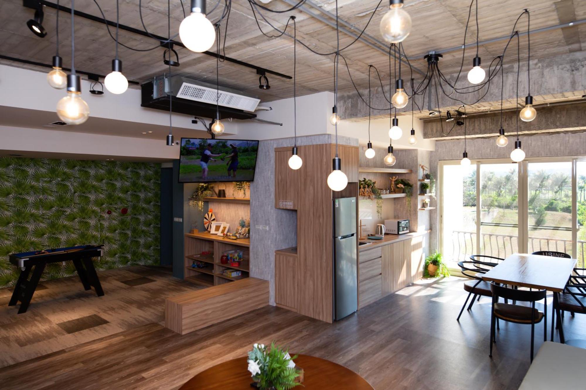 Lovestar Lakeside Hotel - Stars Building Nanwan Εξωτερικό φωτογραφία