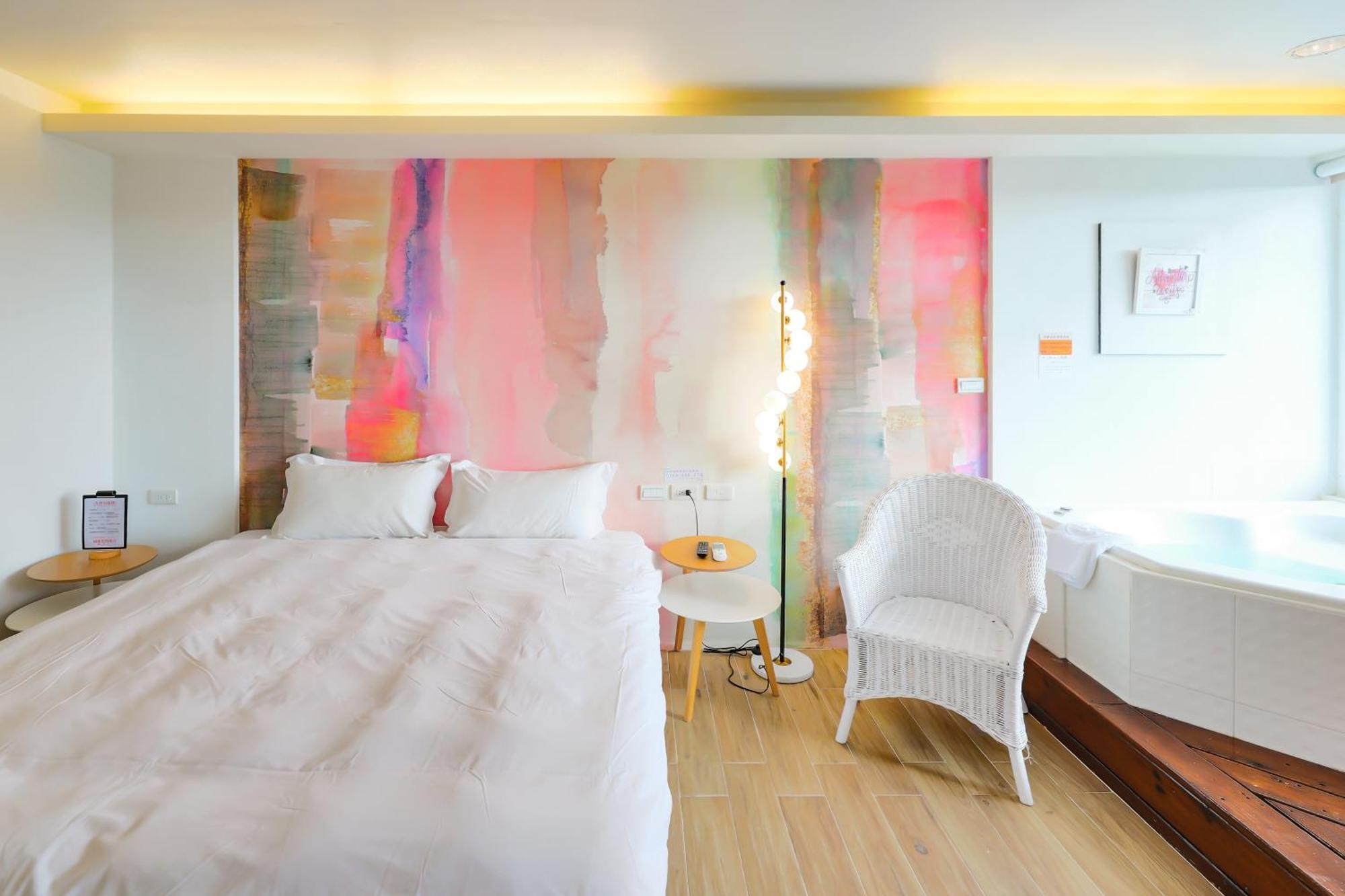 Lovestar Lakeside Hotel - Stars Building Nanwan Δωμάτιο φωτογραφία