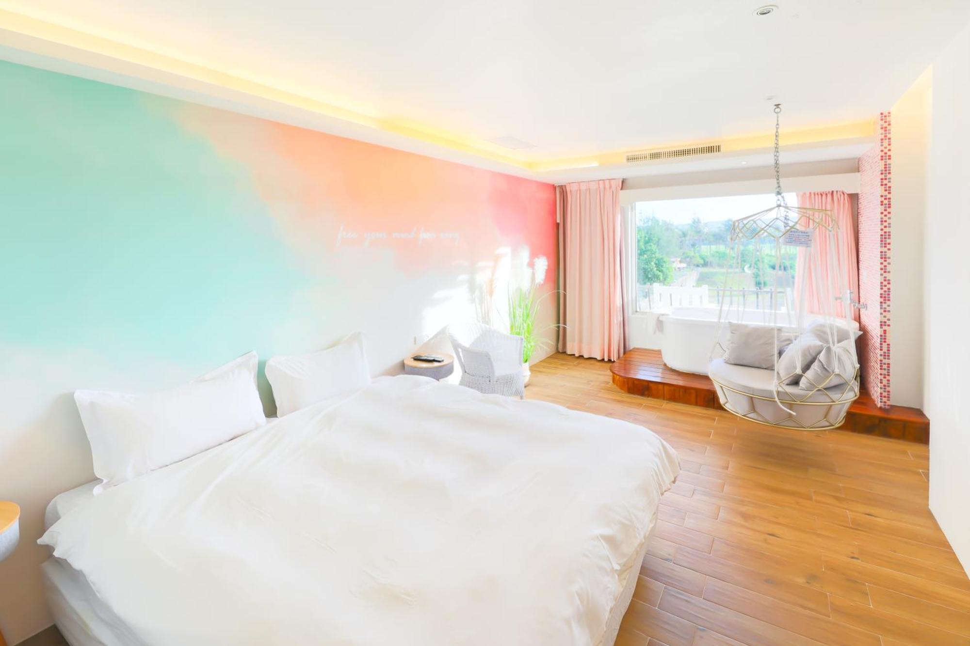Lovestar Lakeside Hotel - Stars Building Nanwan Δωμάτιο φωτογραφία